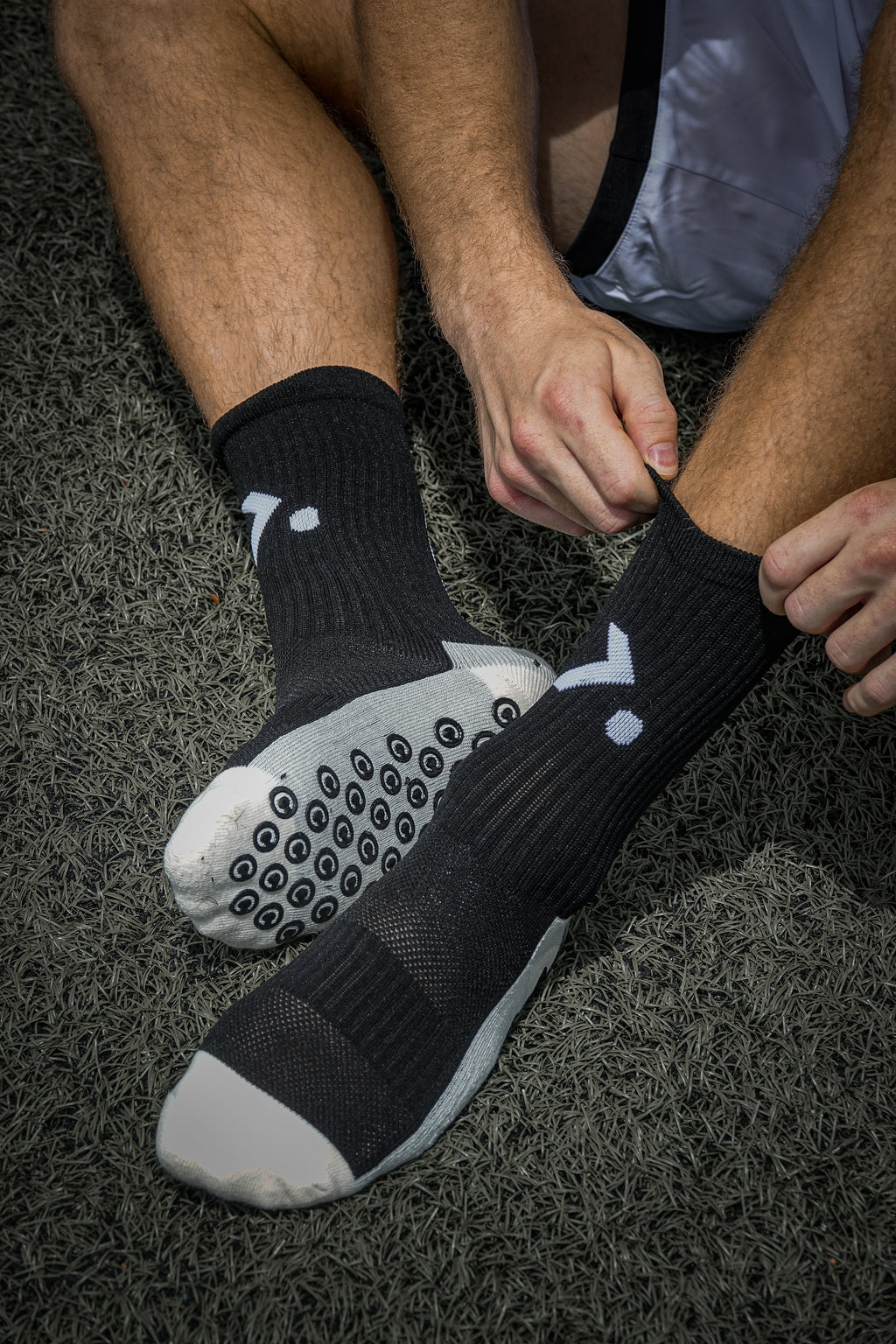 XEO Grip Socks - Black